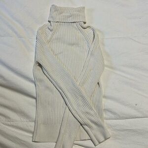 CREAM KNIT TURTLENECK SMALL